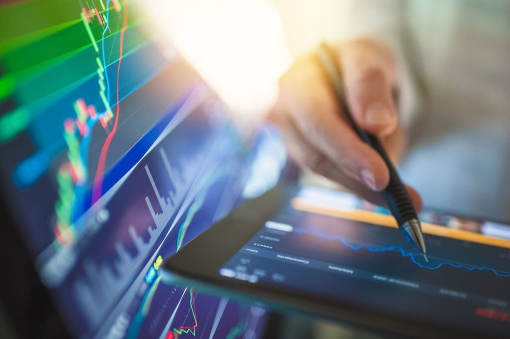 El Análisis Fundamental en Forex: El Compás Oculto de los Mercados